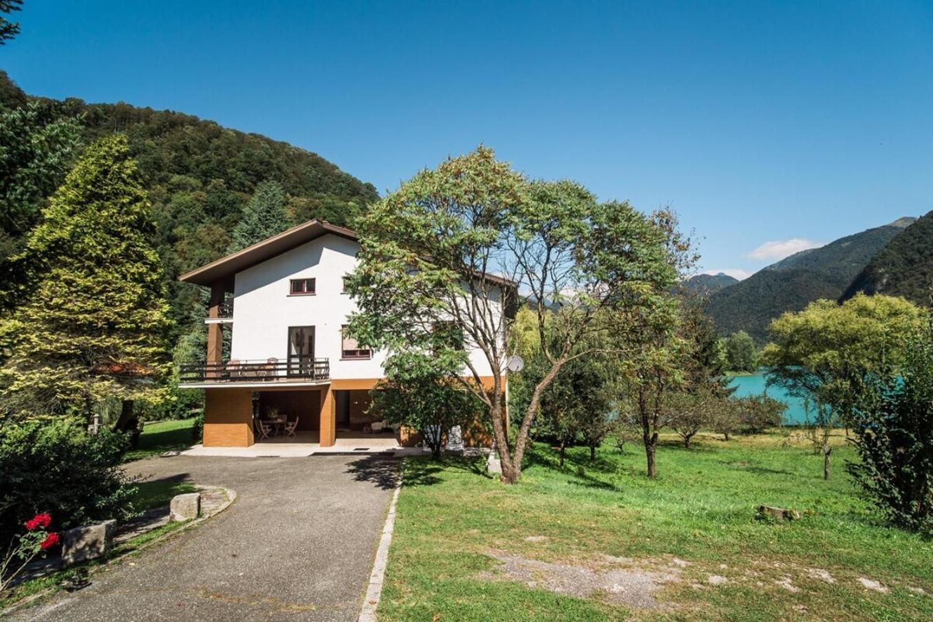 Vila Labod, Unique Villa At The Lake โมสต์ นา โซชิ ภายนอก รูปภาพ