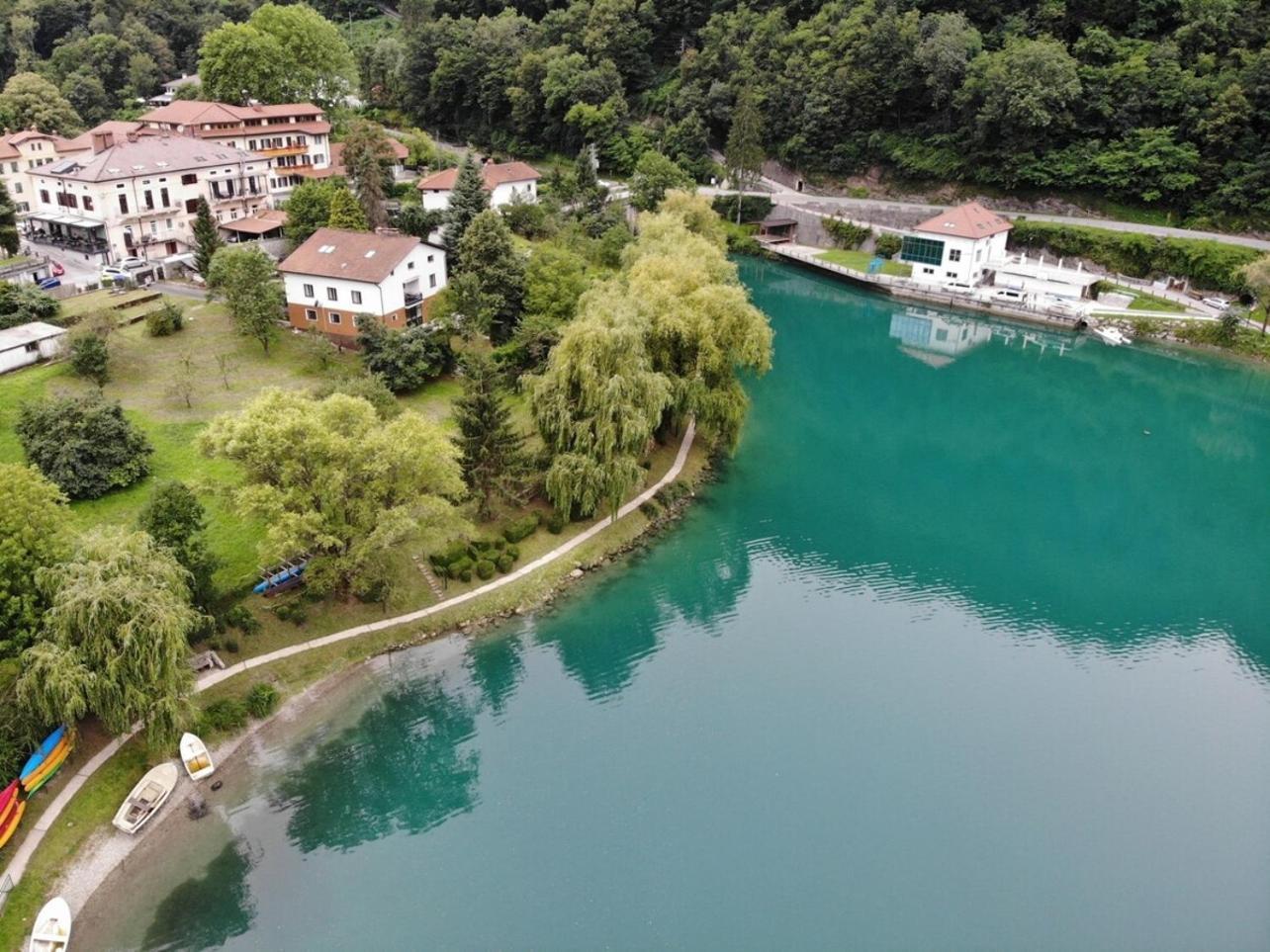 Vila Labod, Unique Villa At The Lake โมสต์ นา โซชิ ภายนอก รูปภาพ